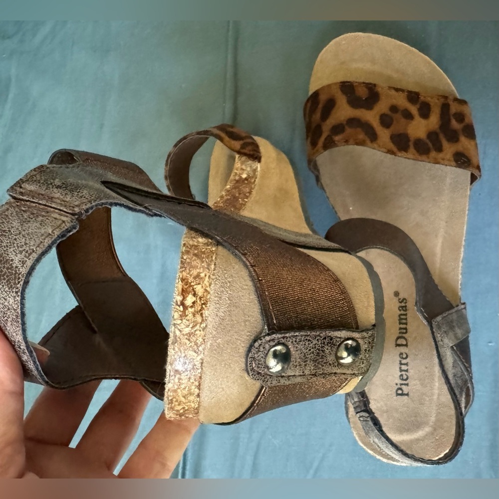 Pierre Dumas Leopard print Wedge Sandal - Sz 6